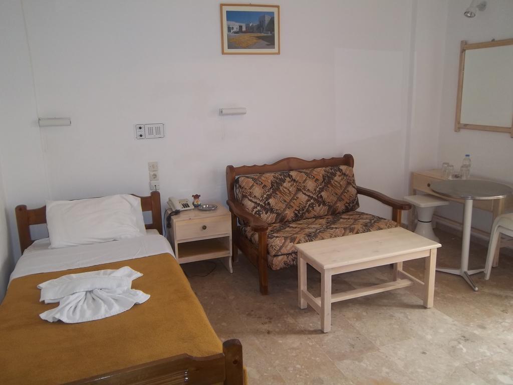 Knossos Hotel Kalamaki  Ngoại thất bức ảnh