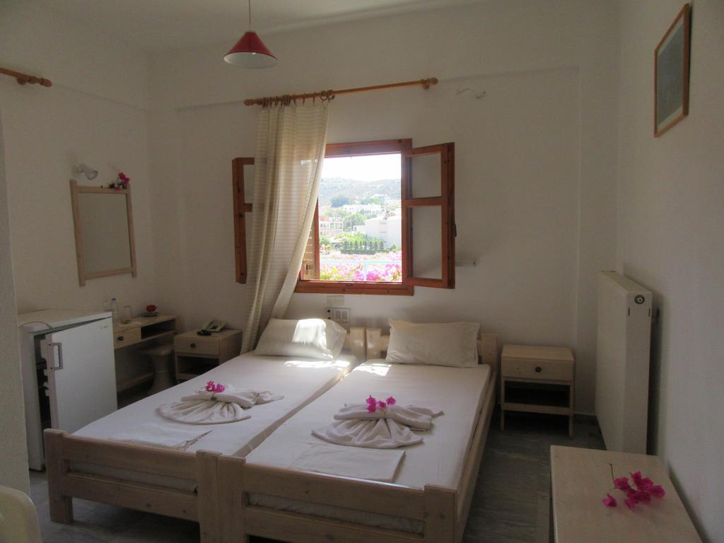 Knossos Hotel Kalamaki  Ngoại thất bức ảnh